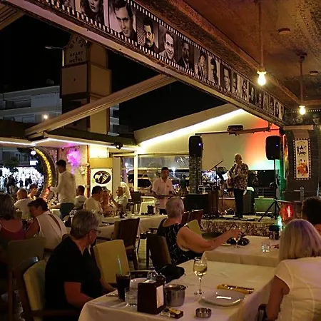 Apartahotel Mitos 3*