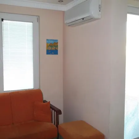 Ξενοδοχείο με διαμερίσματα Mitos 3*