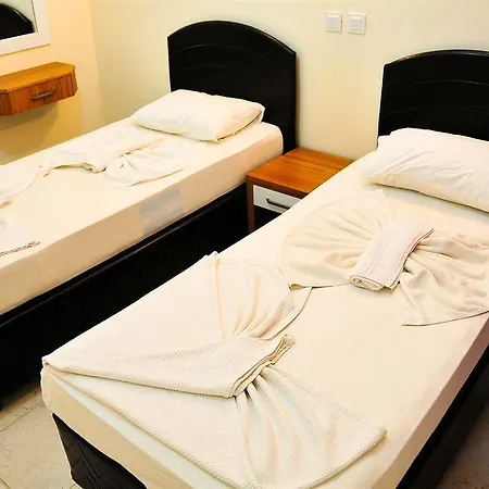 Mitos Aparthotel 2*
